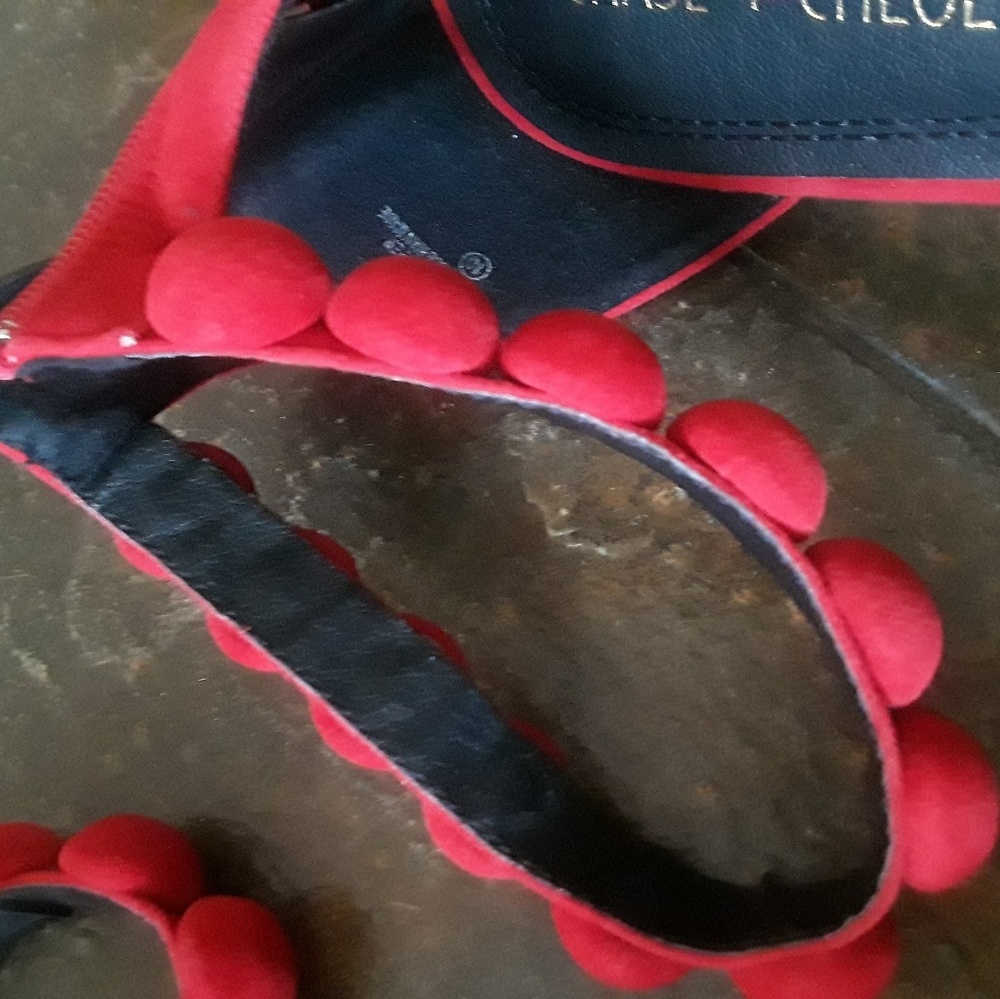 Shoes - Picture 3 of 7